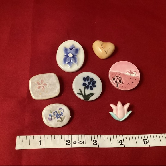7 ceramic brooches lot - Picture 1 of 5